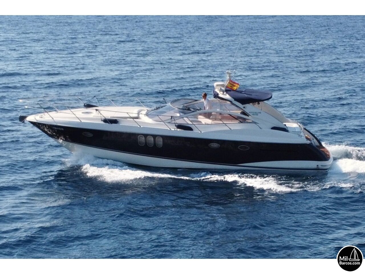 Yate Absolute 45 navegando, alquiler con patrón en Palamós